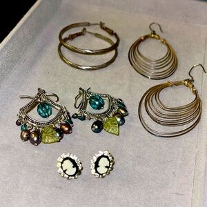 Lot of 4 Pairs of EUC Vintage Pierced Earrings.